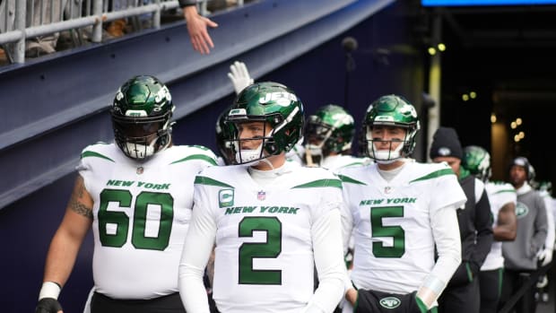 New York Jets quarterbacks Zach Wilson, Mike White